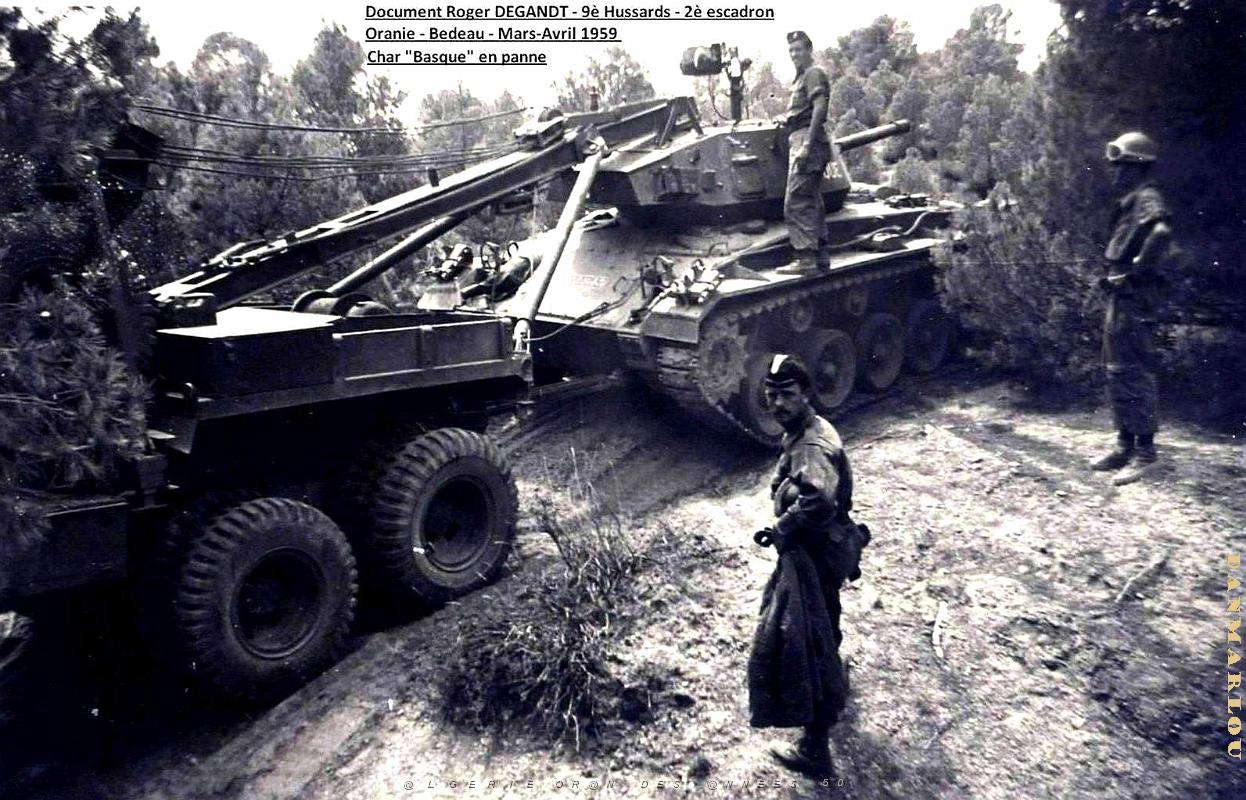 Bedeau - 9e Hussards - Char Basque en Panne.jpg